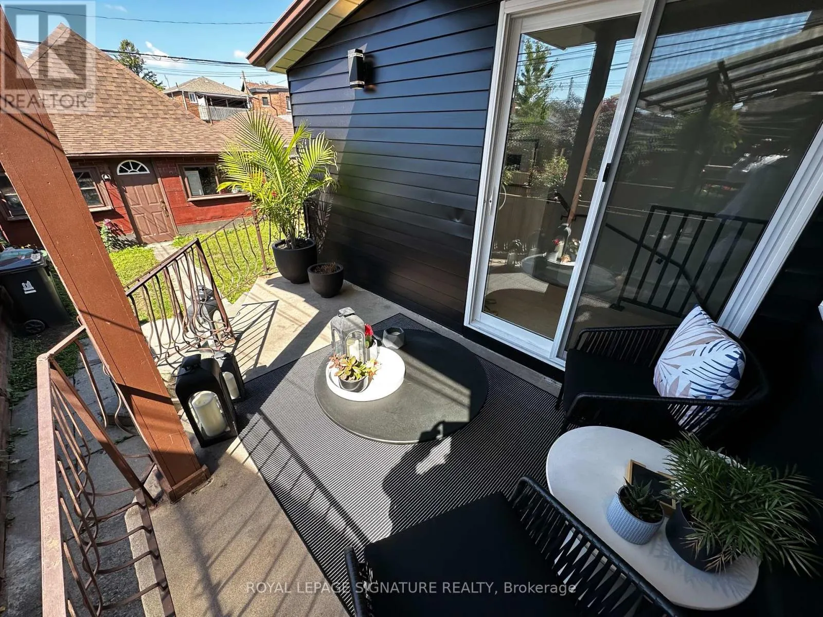 UPPER - 198 EARLSCOURT AVENUE