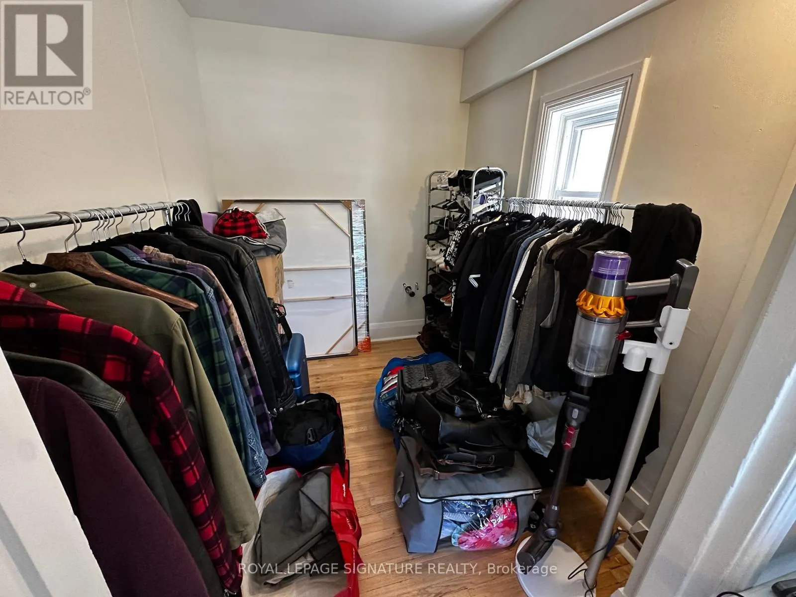 UPPER - 198 EARLSCOURT AVENUE