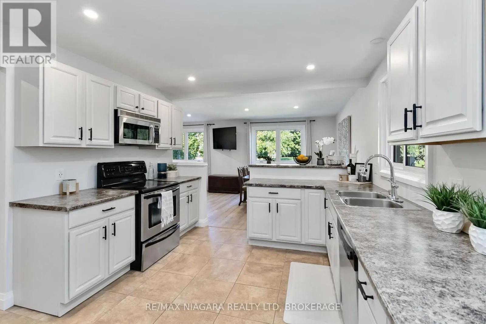 2230 QUEENSWAY DRIVE