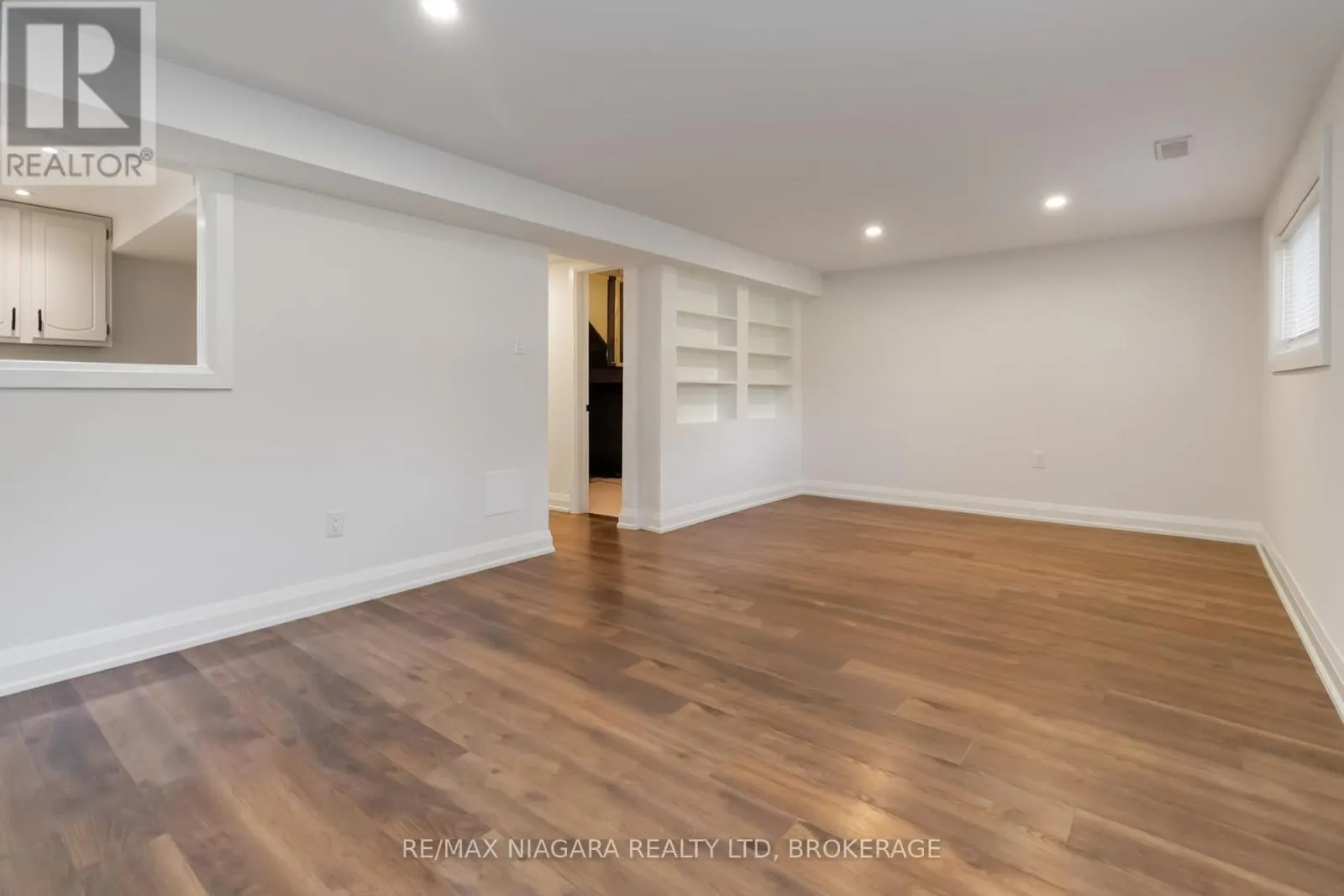 2230 QUEENSWAY DRIVE