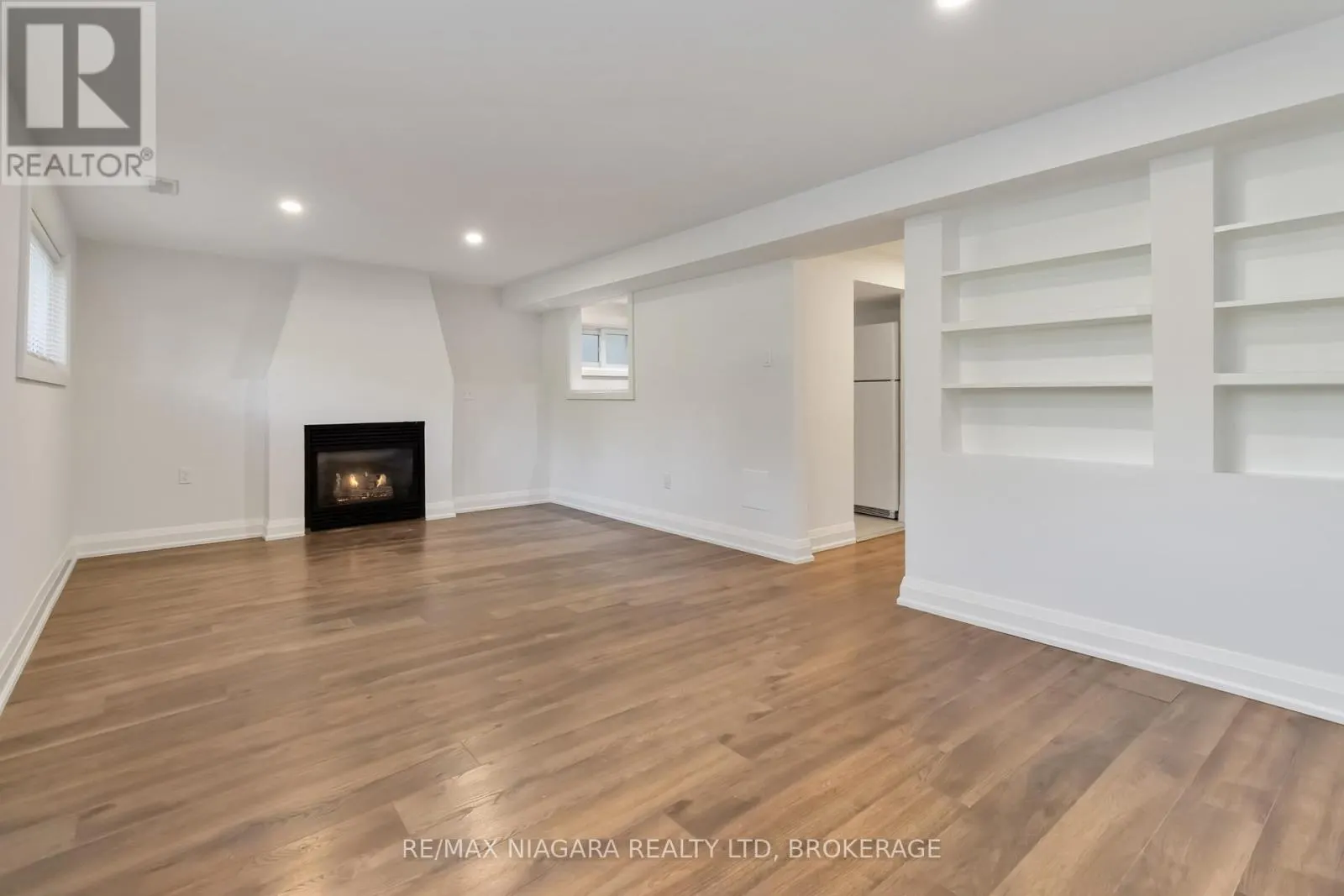 2230 QUEENSWAY DRIVE