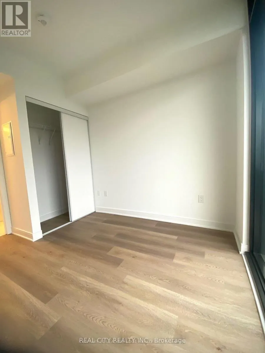907 - 86 DUNDAS STREET E