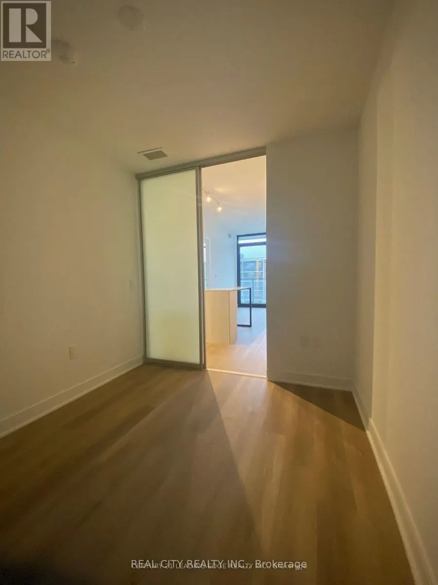 907 - 86 DUNDAS STREET E