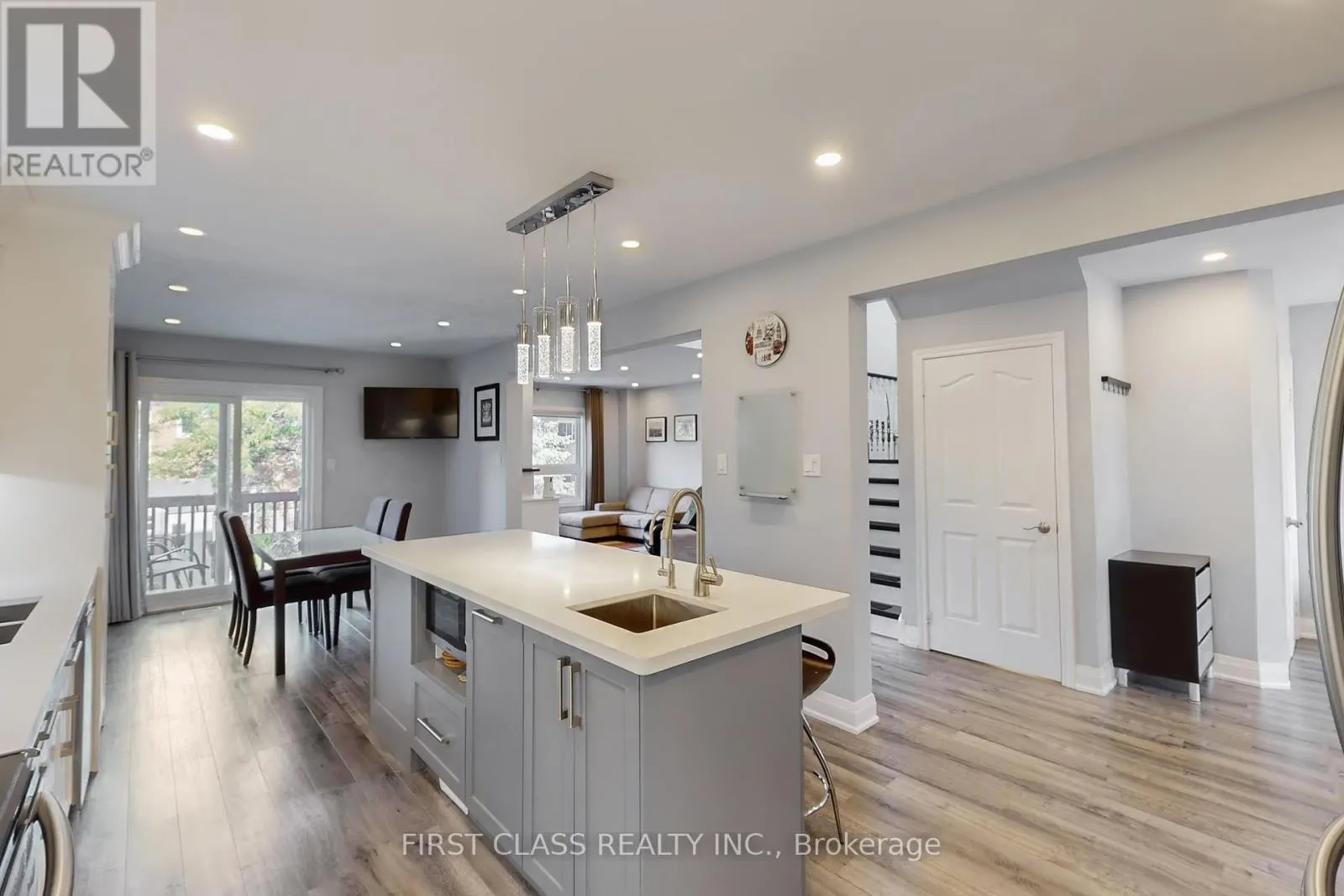 5244 FLORAL HILL CRESCENT