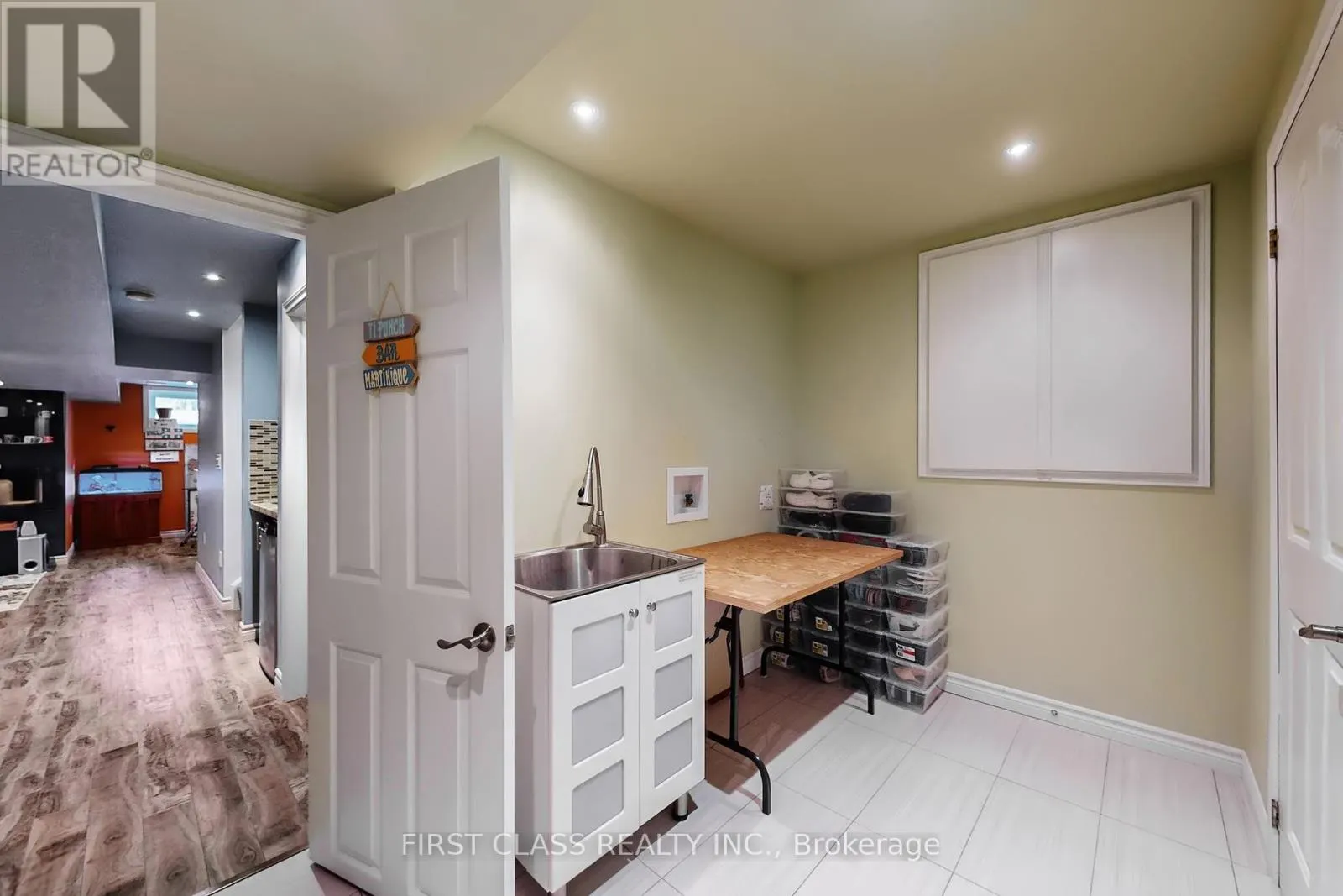 5244 FLORAL HILL CRESCENT