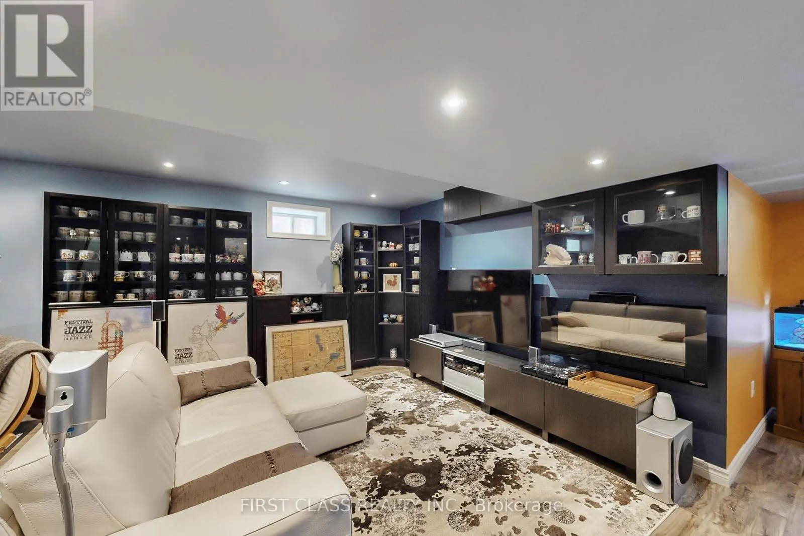 5244 FLORAL HILL CRESCENT