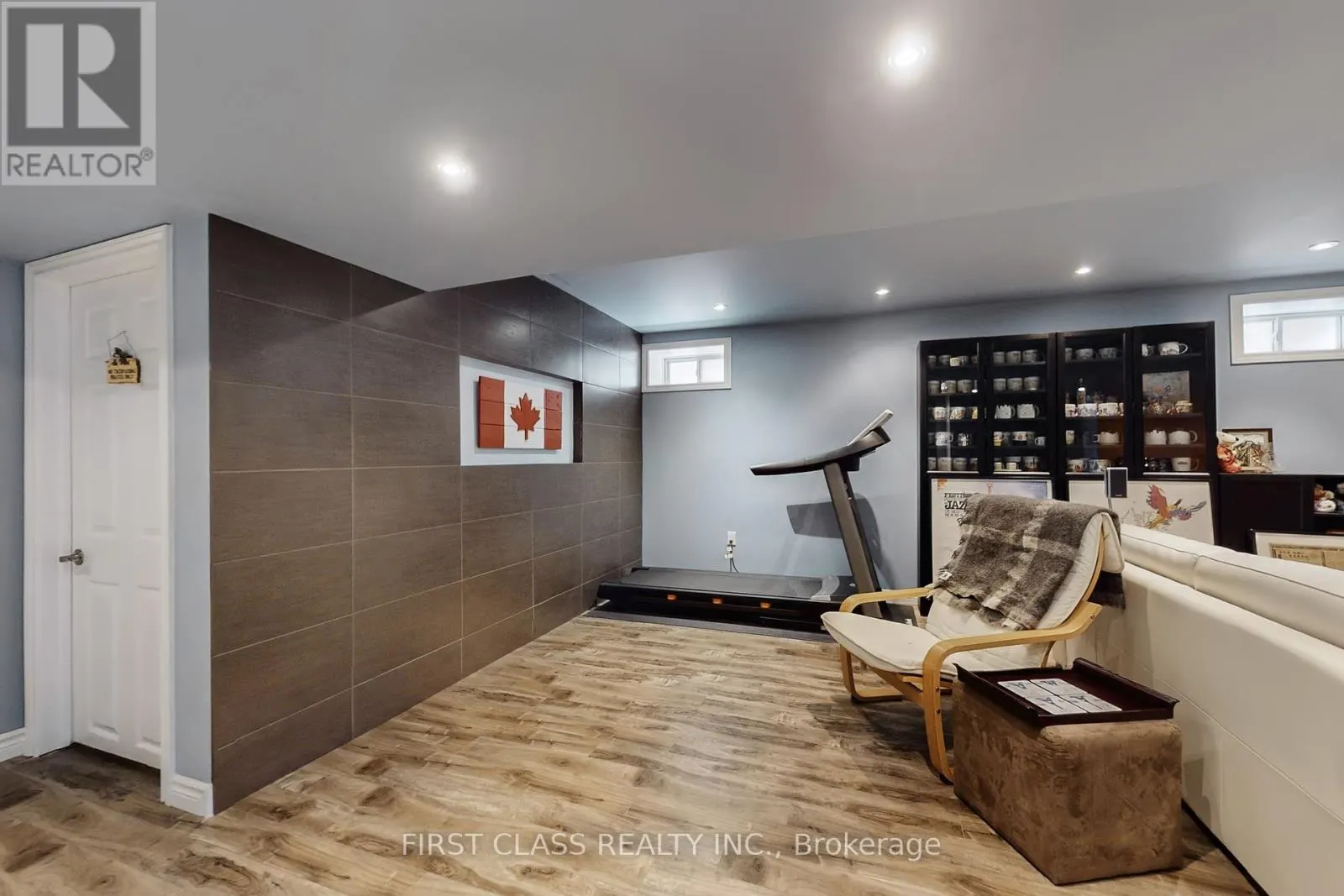 5244 FLORAL HILL CRESCENT