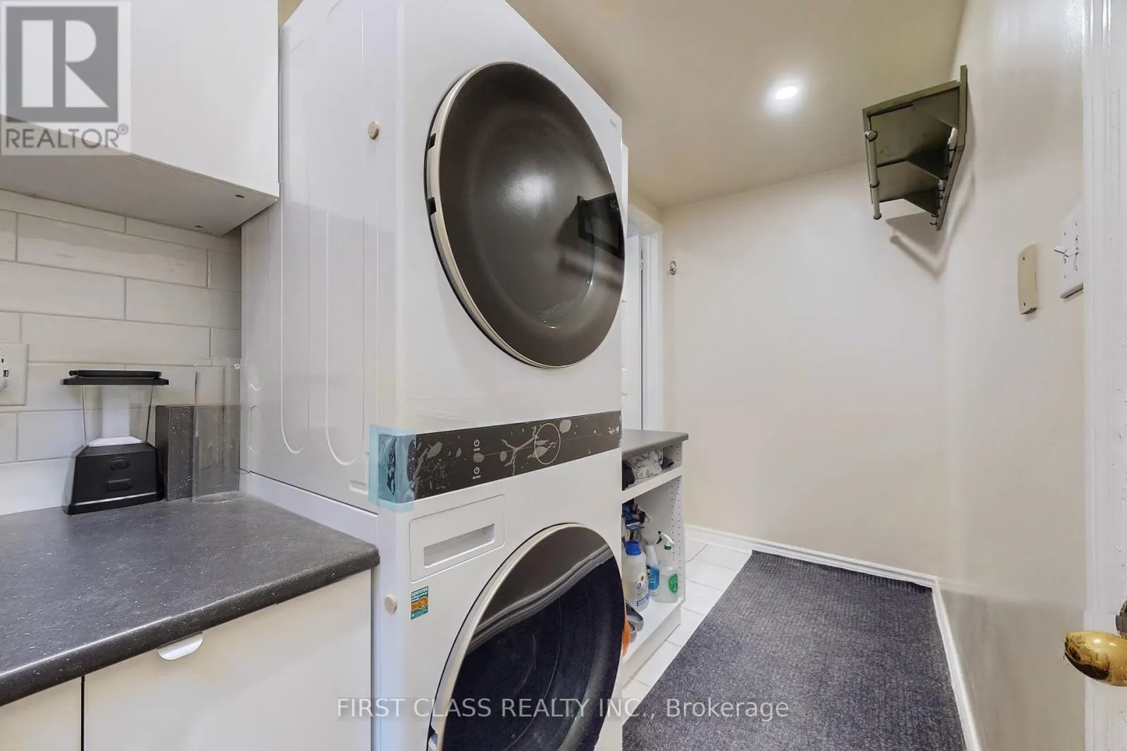 5244 FLORAL HILL CRESCENT