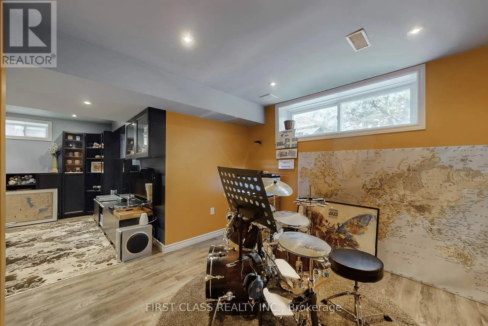 5244 FLORAL HILL CRESCENT