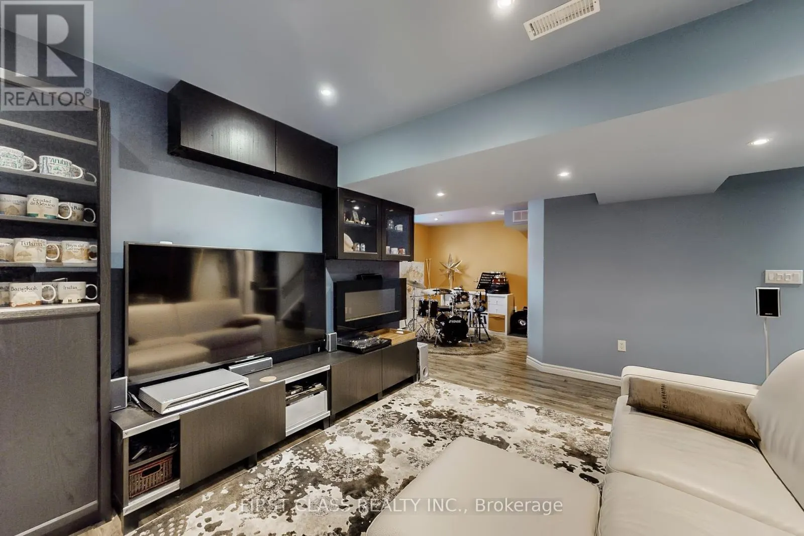 5244 FLORAL HILL CRESCENT