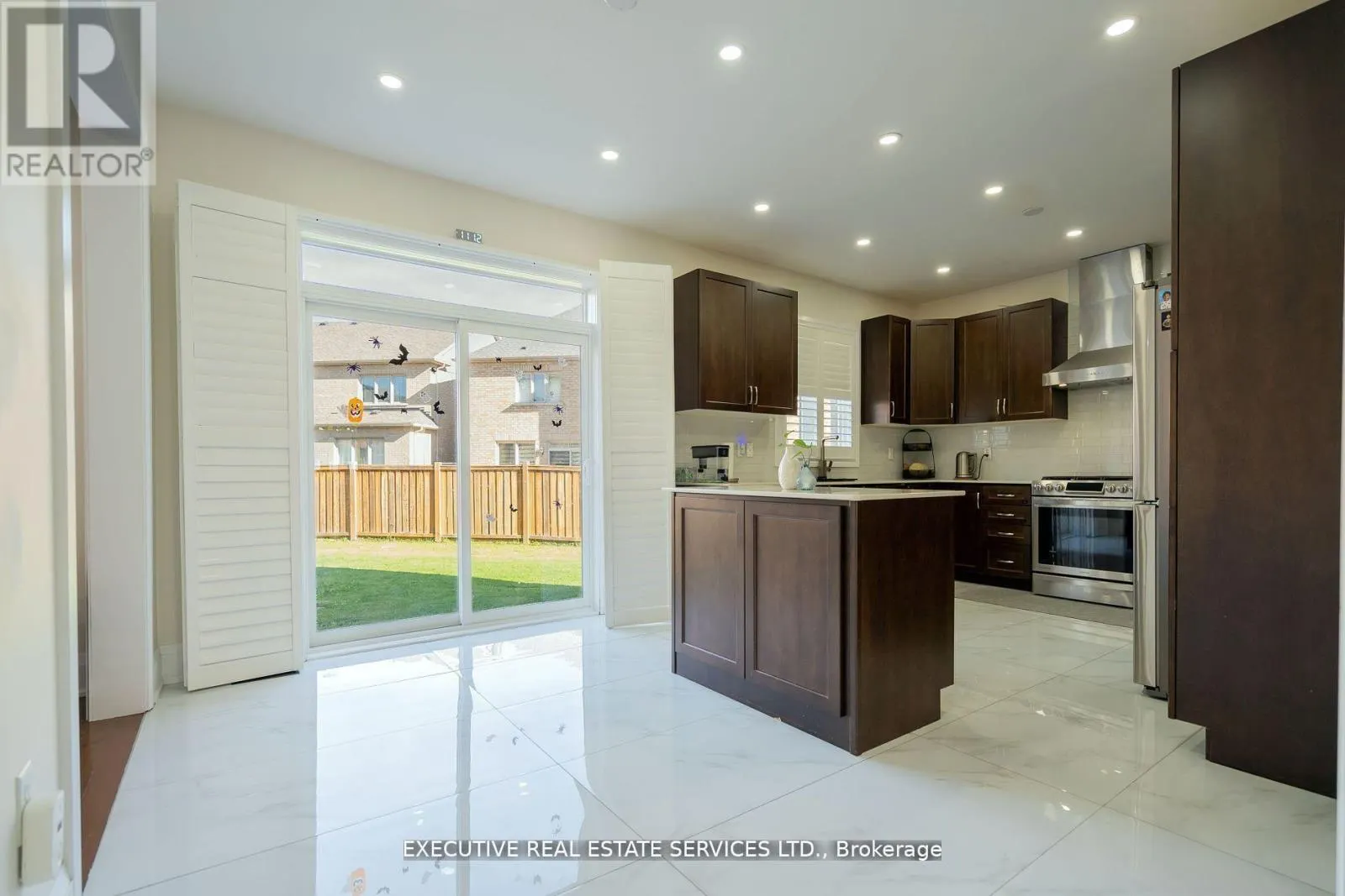 11 GOODSWAY TRAIL