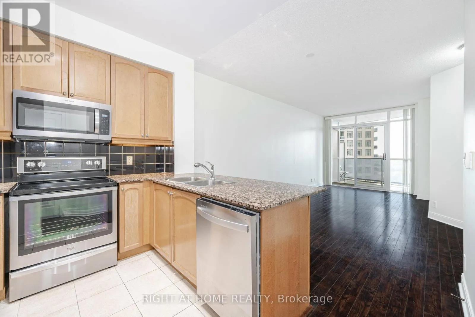 1002 - 70 ABSOLUTE AVENUE