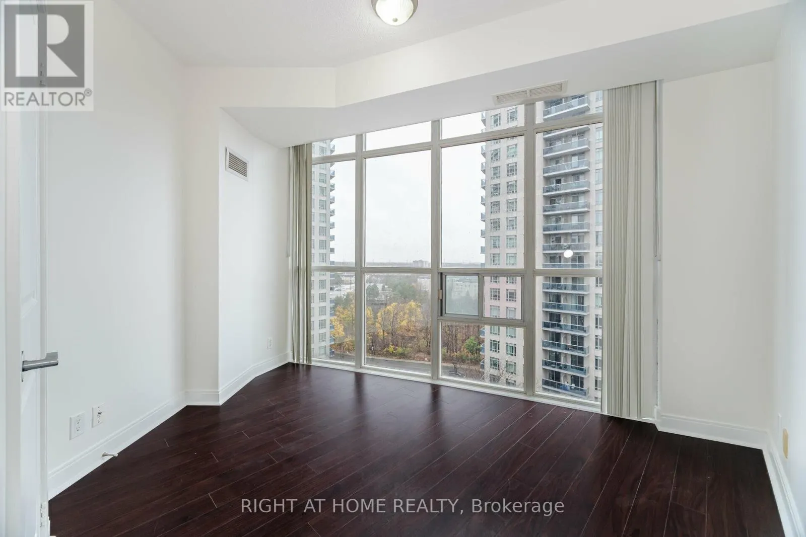 1002 - 70 ABSOLUTE AVENUE