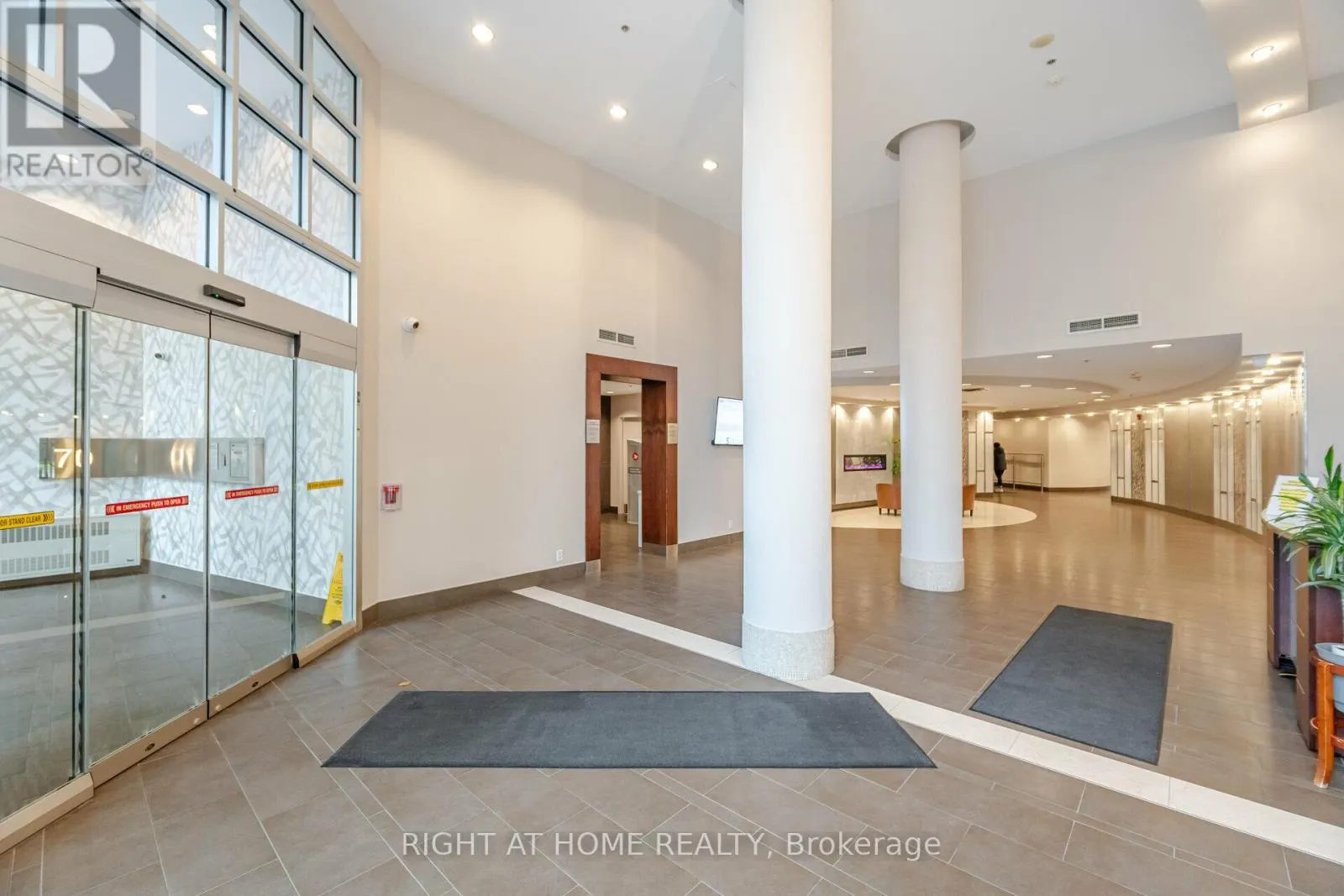 1002 - 70 ABSOLUTE AVENUE