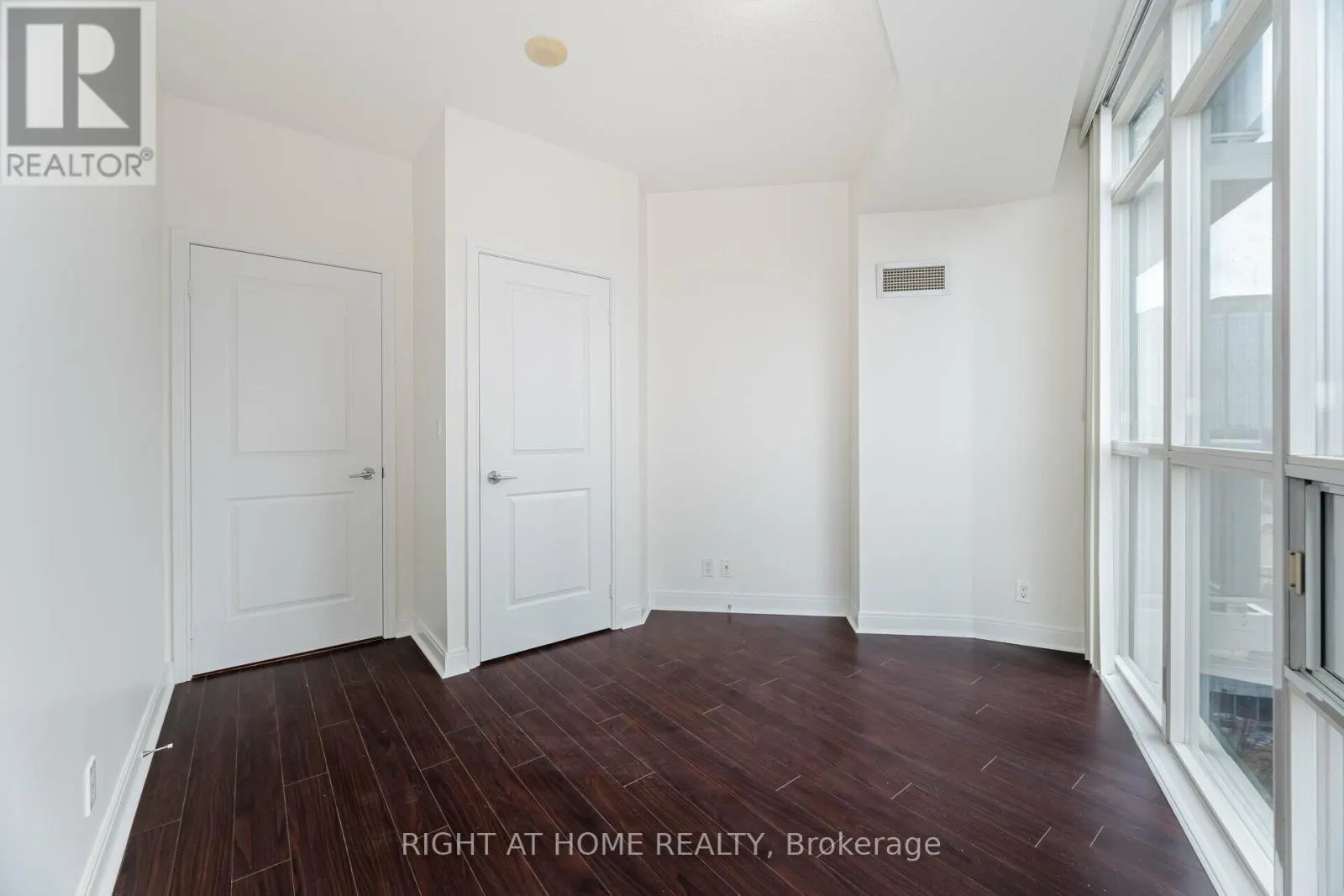 1002 - 70 ABSOLUTE AVENUE
