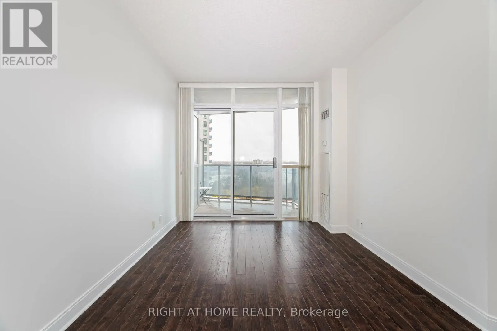 1002 - 70 ABSOLUTE AVENUE