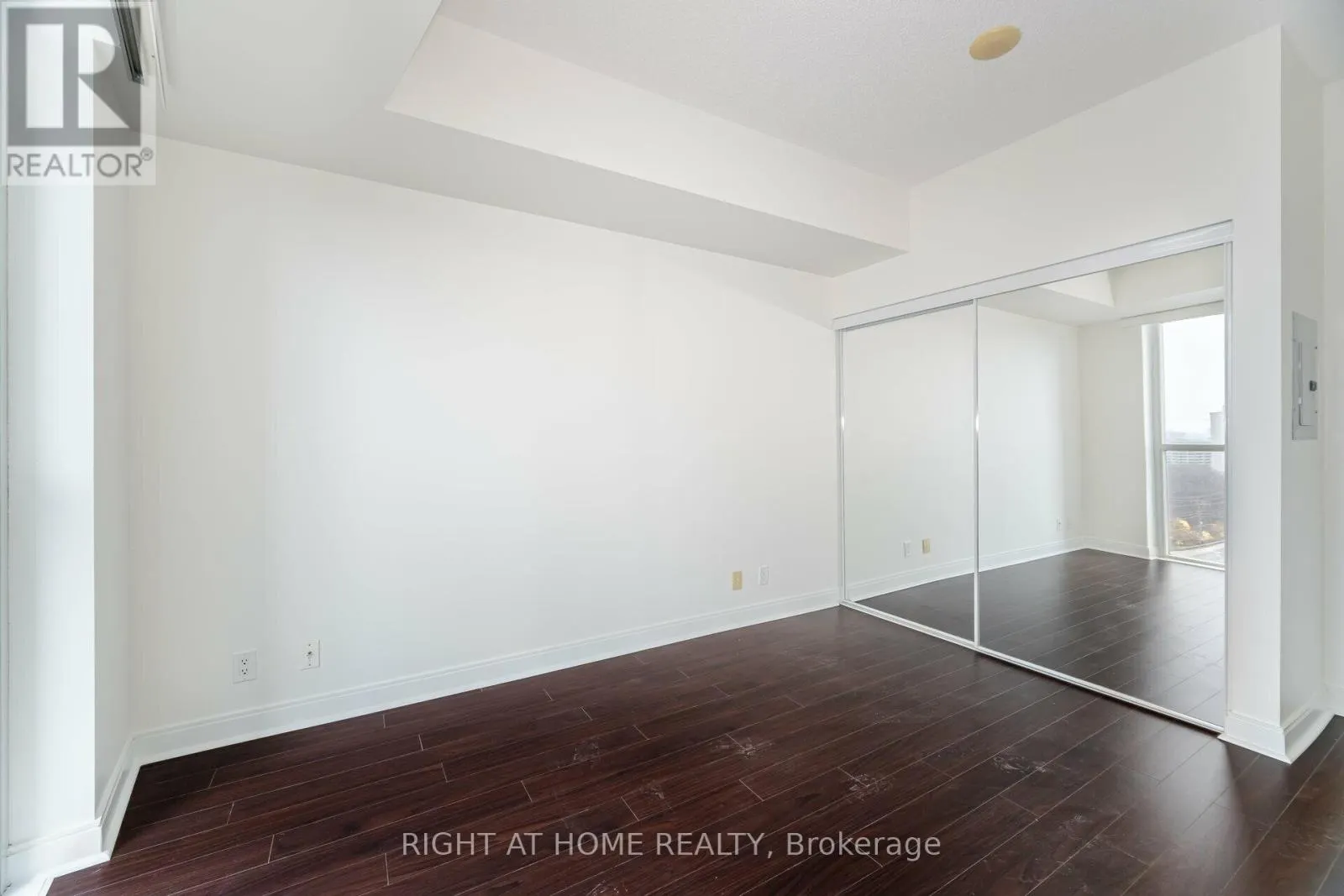 1002 - 70 ABSOLUTE AVENUE