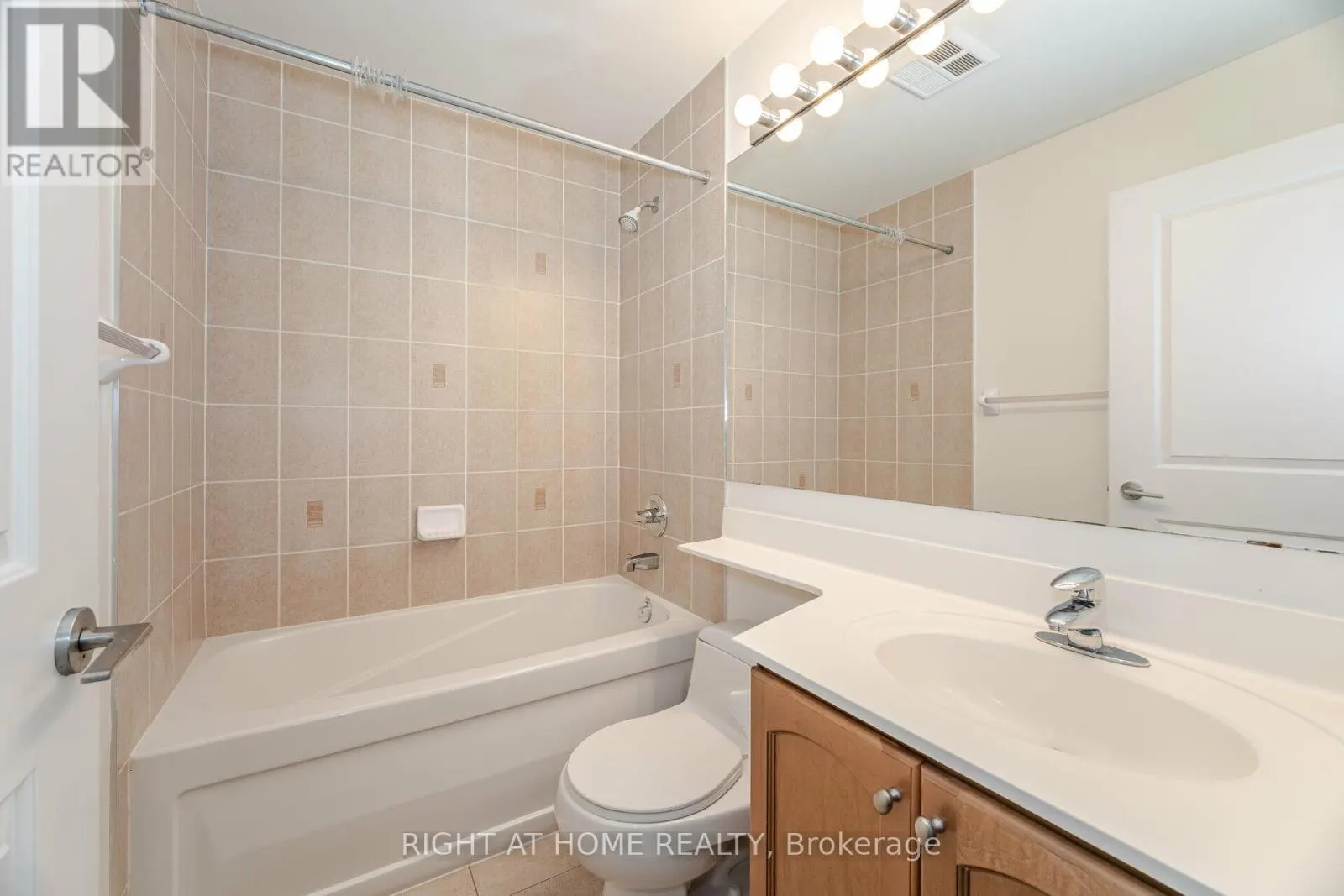 1002 - 70 ABSOLUTE AVENUE