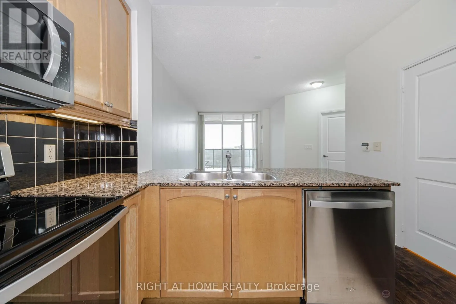 1002 - 70 ABSOLUTE AVENUE