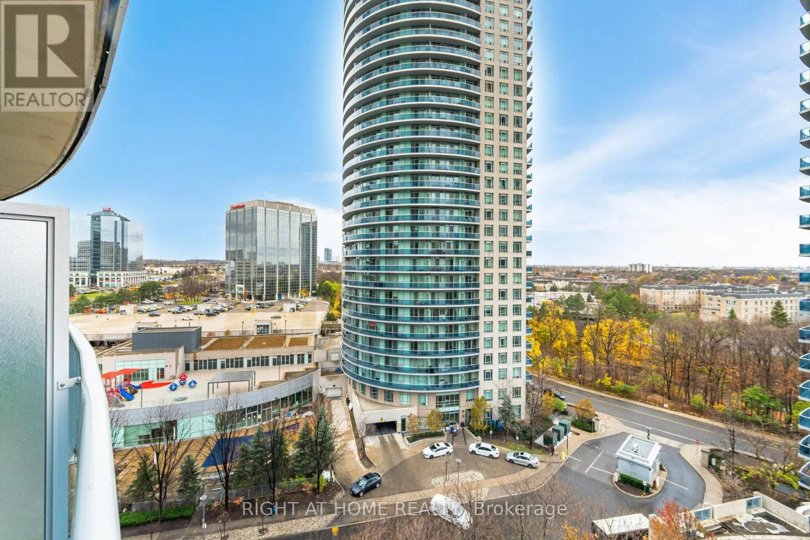 1002 - 70 ABSOLUTE AVENUE
