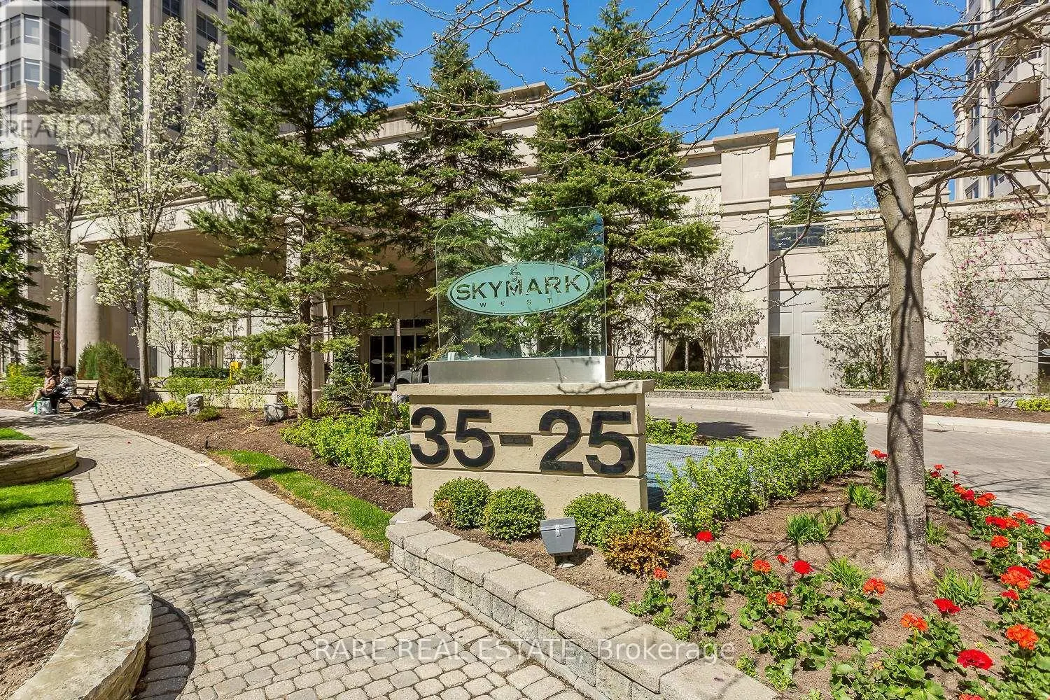 TPH6 - 25 KINGSBRIDGE GARDEN CIRCLE