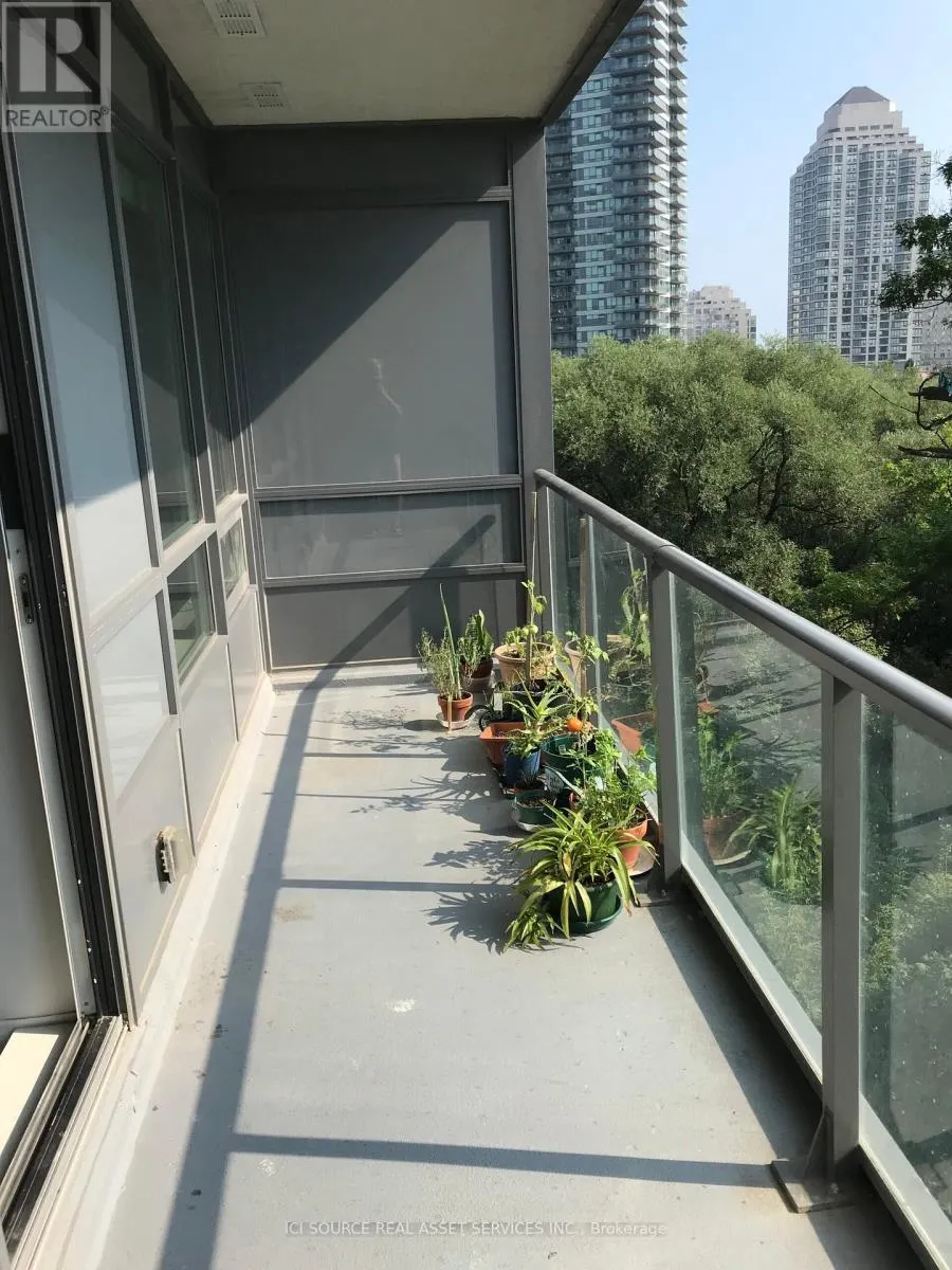 304 - 36 PARK LAWN ROAD