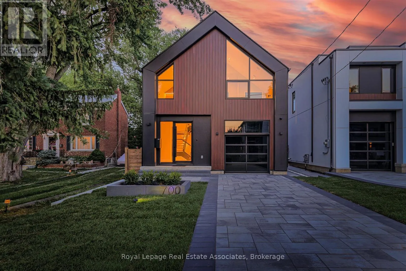 700 MONTBECK CRESCENT