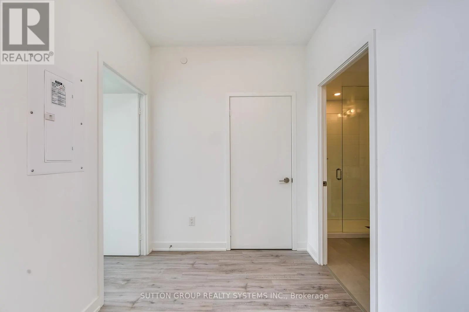 612 - 3005 PINE GLEN ROAD