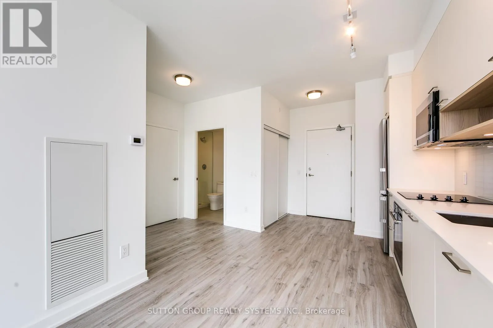 612 - 3005 PINE GLEN ROAD