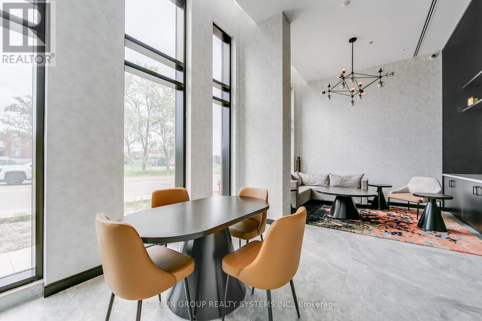 612 - 3005 PINE GLEN ROAD