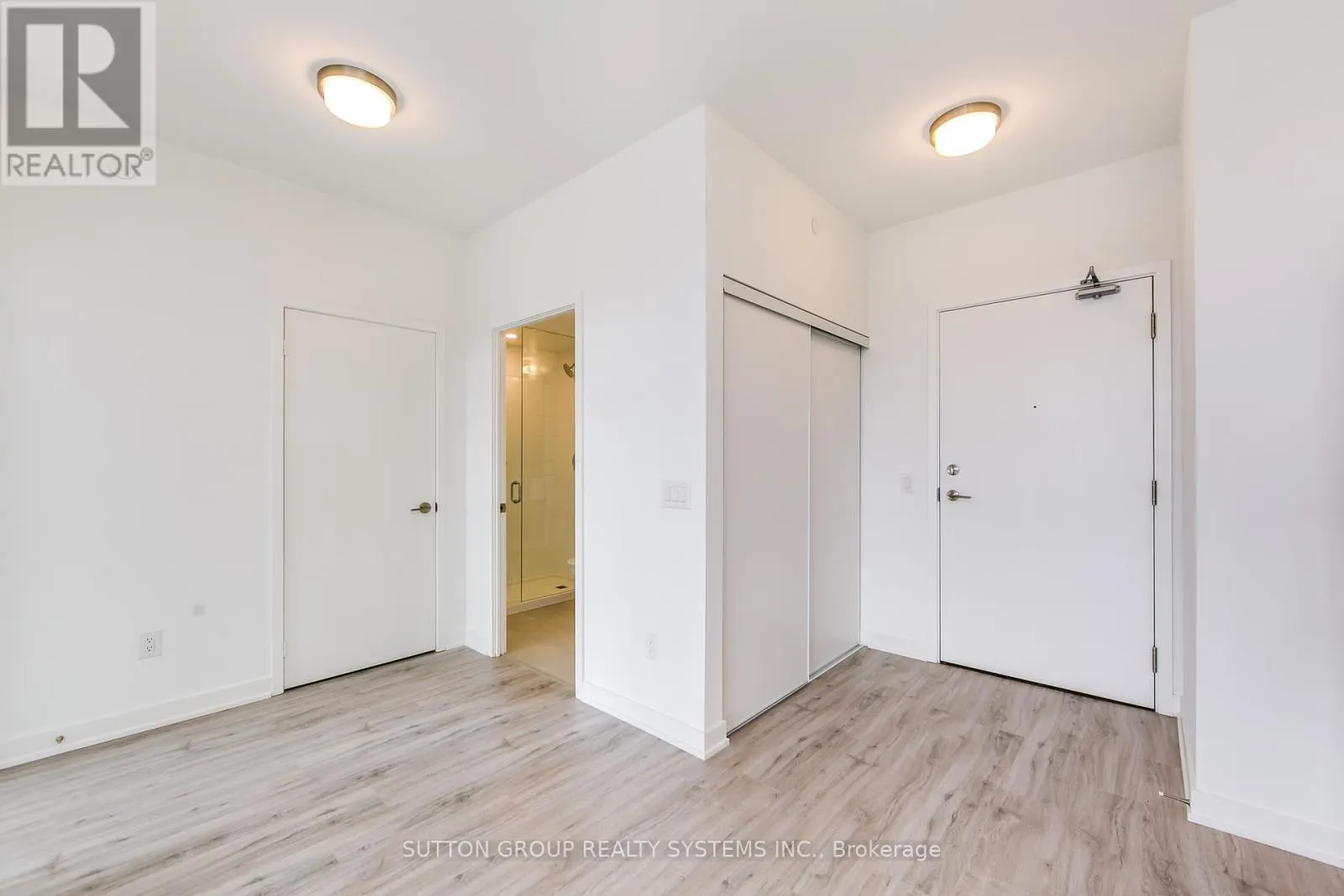 612 - 3005 PINE GLEN ROAD