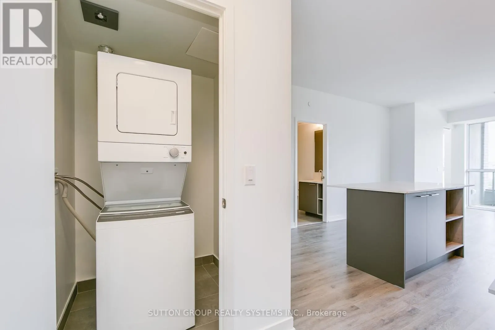 204 - 3005 PINE GLEN ROAD