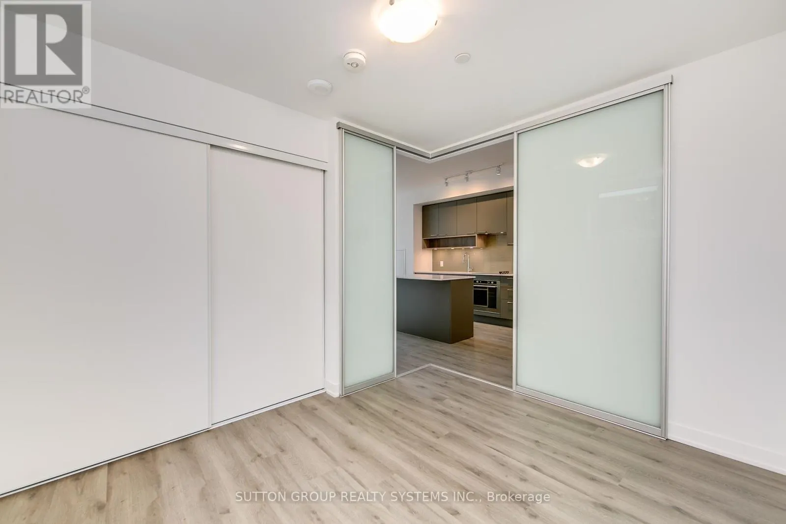 204 - 3005 PINE GLEN ROAD