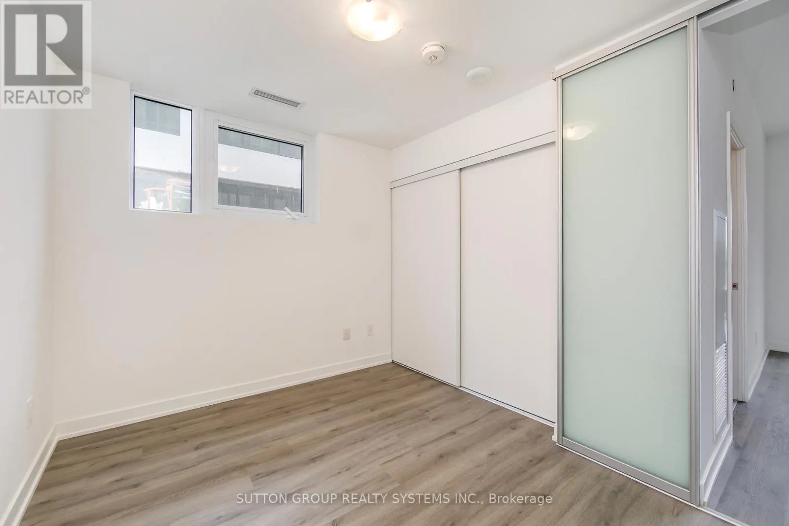 204 - 3005 PINE GLEN ROAD