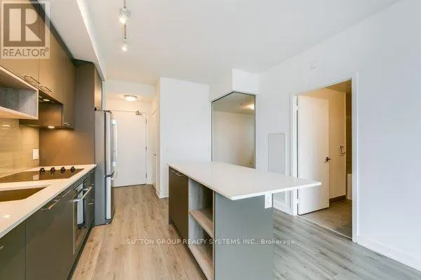 204 - 3005 PINE GLEN ROAD