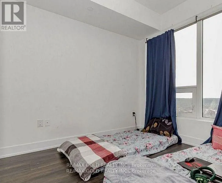 723 - 2450 OLD BRONTE ROAD W