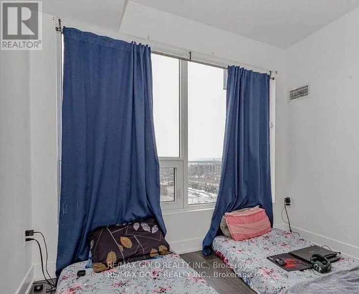 723 - 2450 OLD BRONTE ROAD W