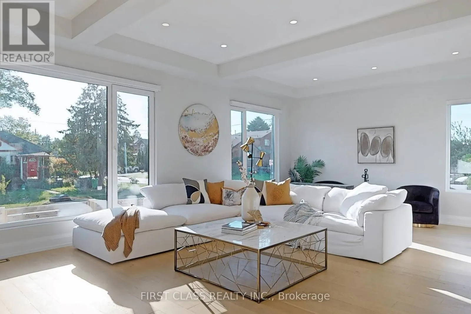 1047 MEREDITH AVENUE