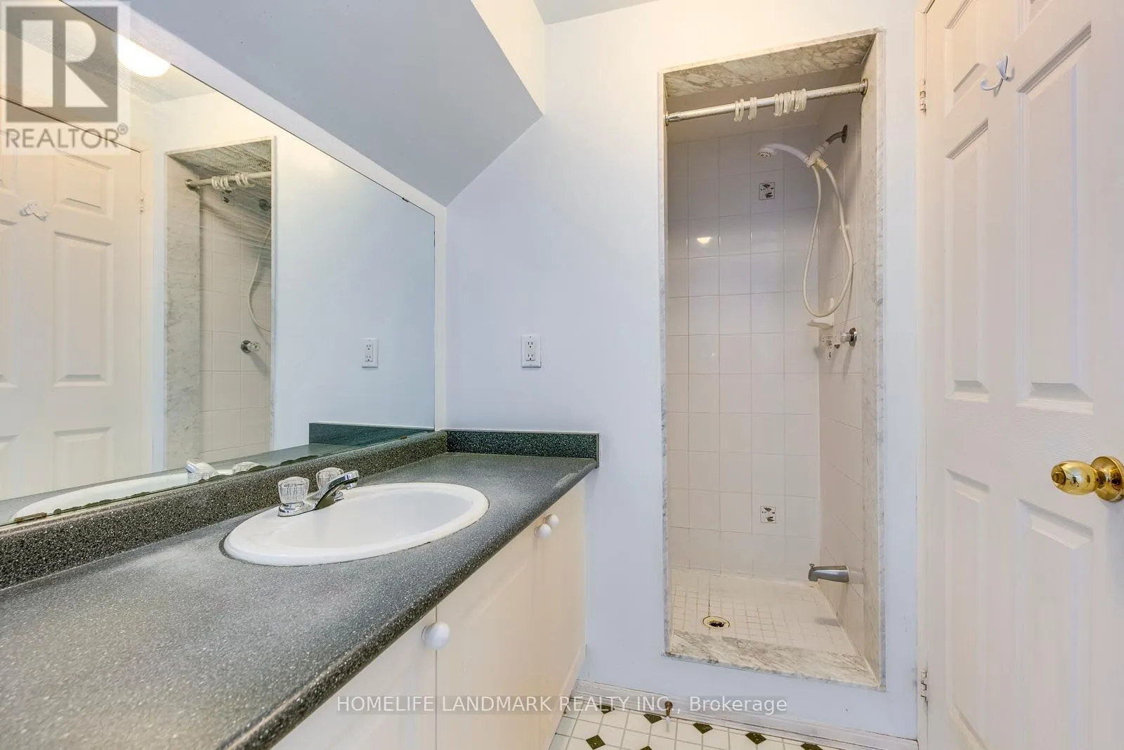 123 - 1050 BRISTOL ROAD W