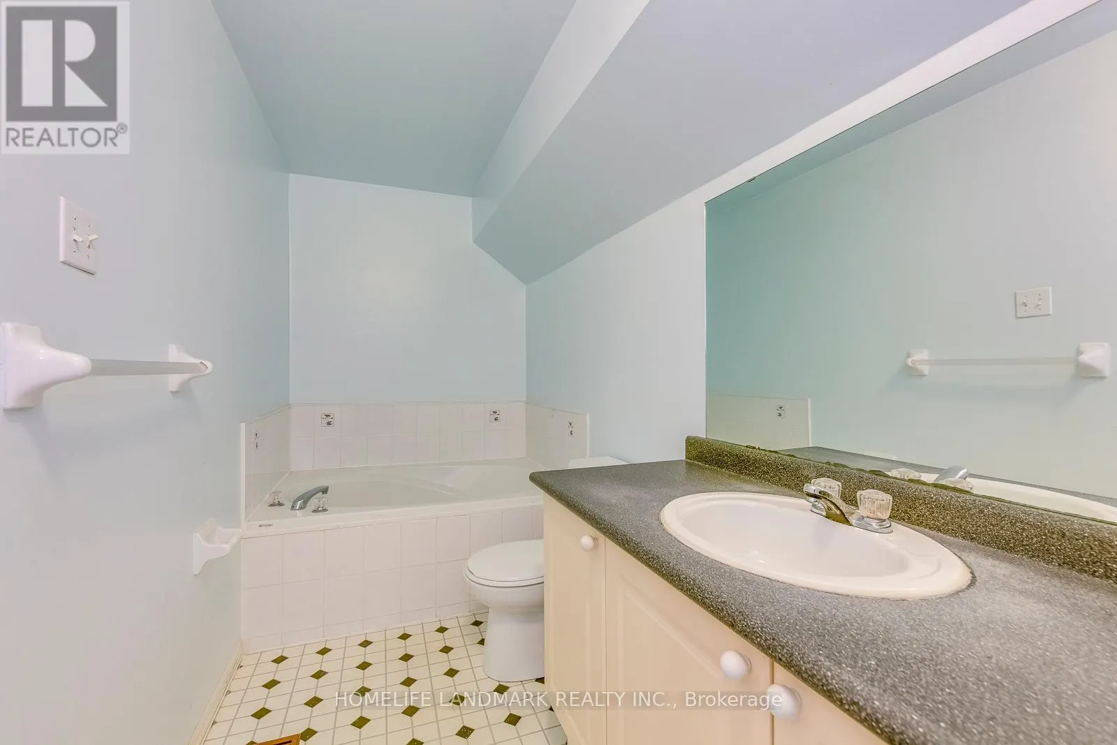 123 - 1050 BRISTOL ROAD W