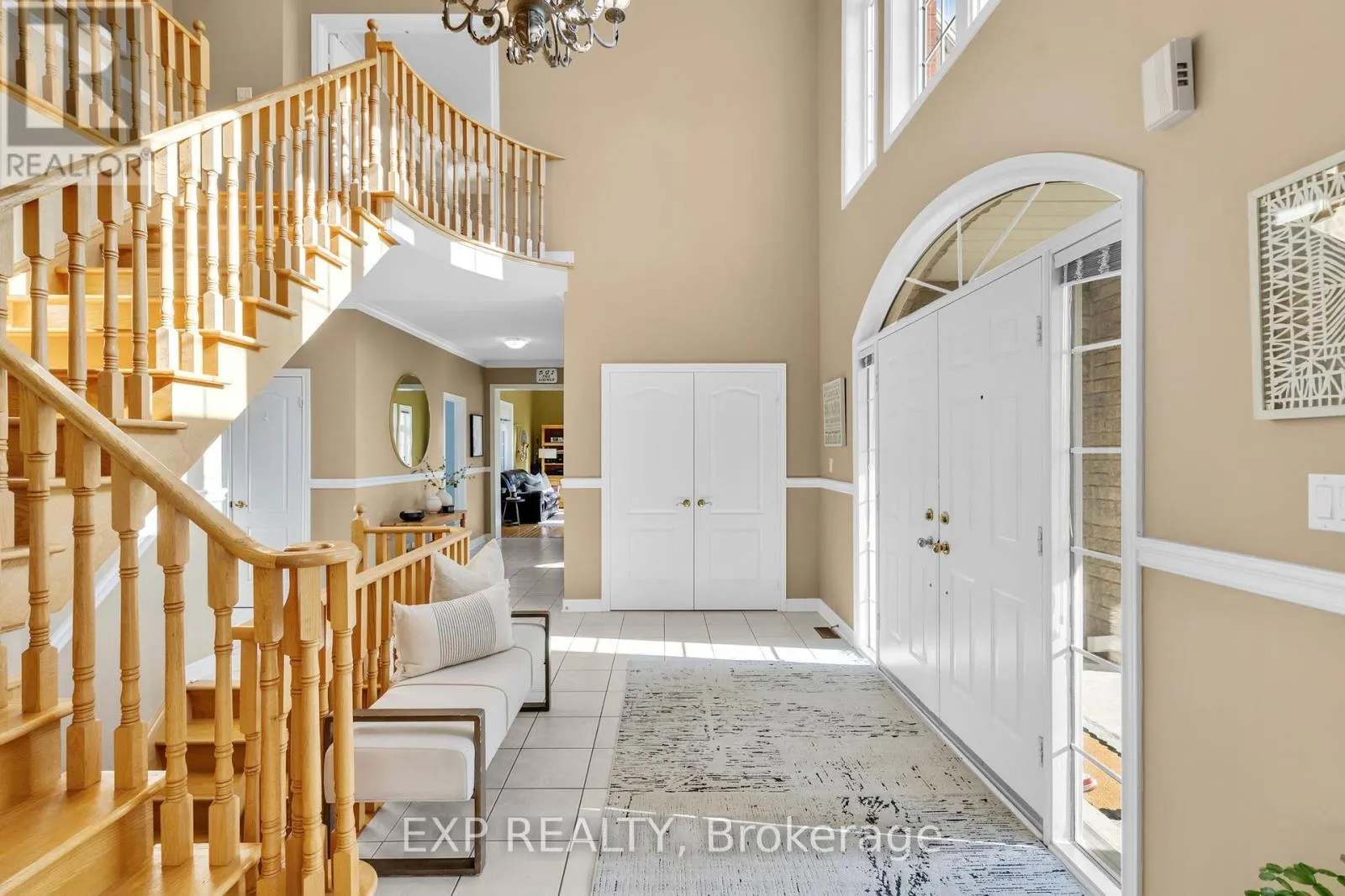 7 FOREST RIDGE CRESCENT