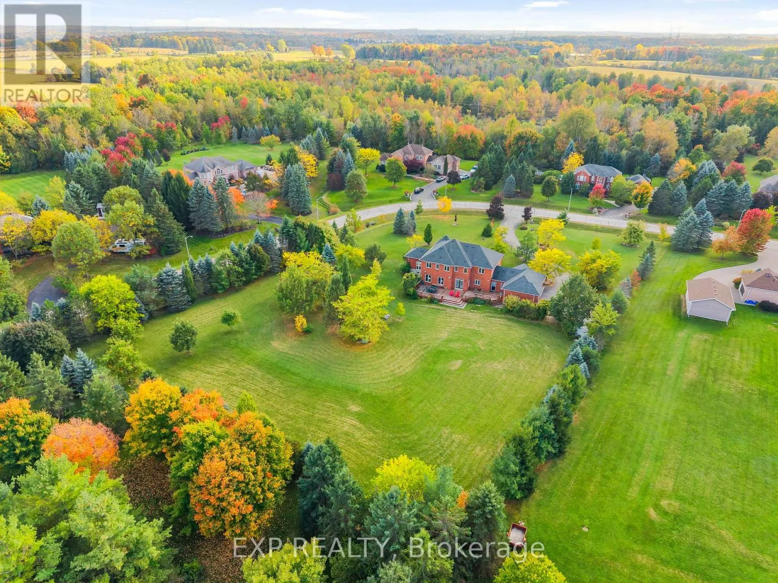 7 FOREST RIDGE CRESCENT