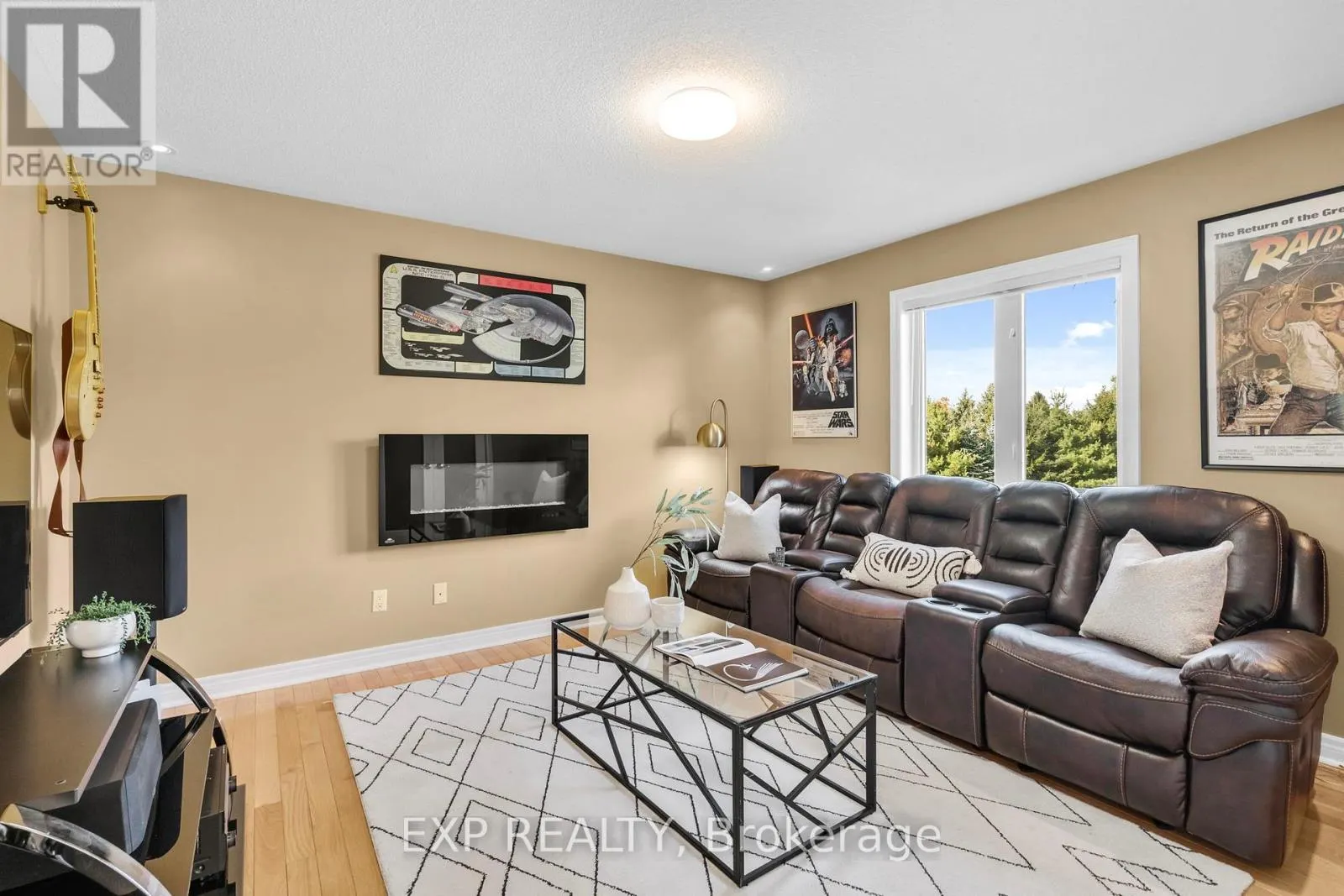 7 FOREST RIDGE CRESCENT