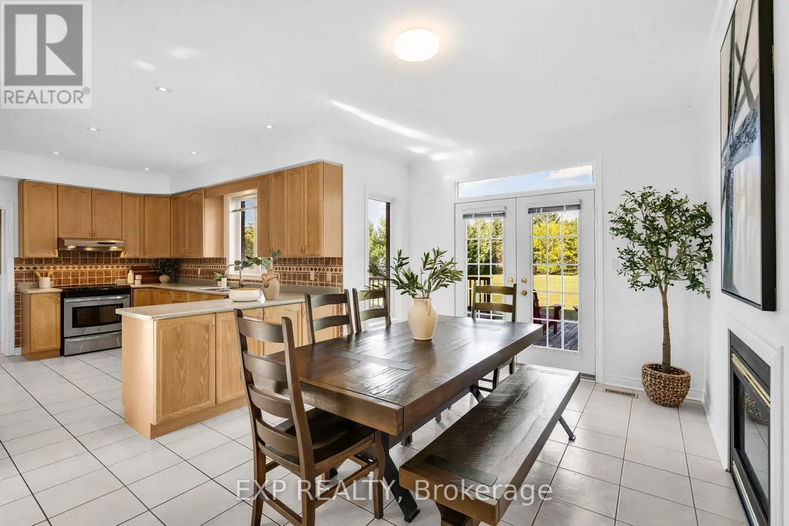 7 FOREST RIDGE CRESCENT