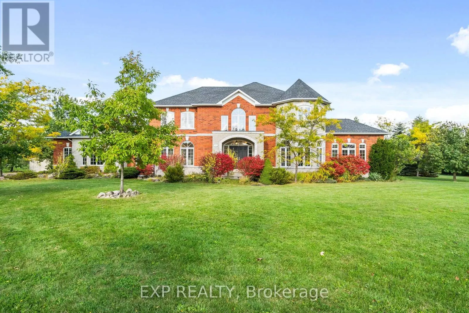 7 FOREST RIDGE CRESCENT
