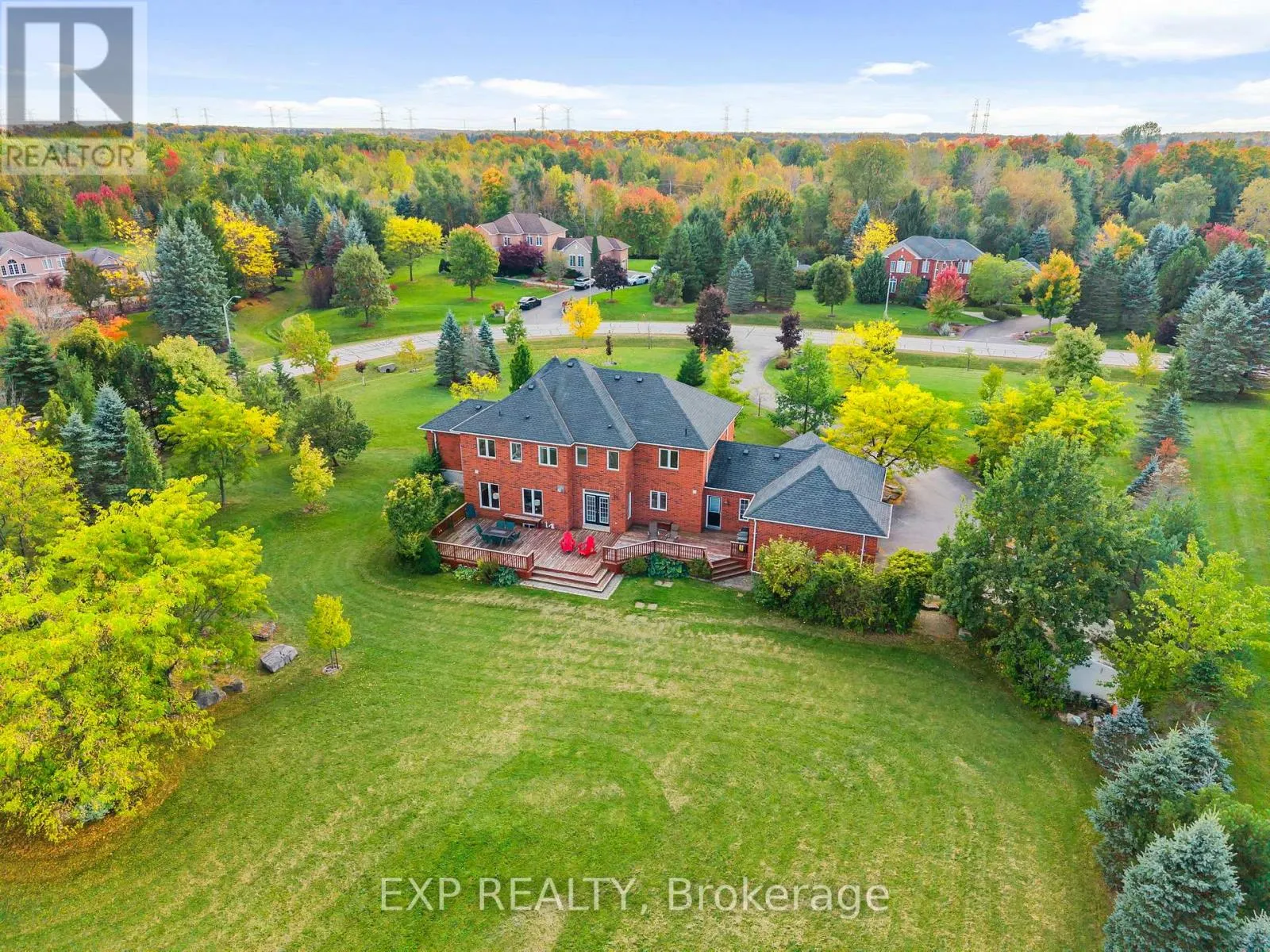 7 FOREST RIDGE CRESCENT