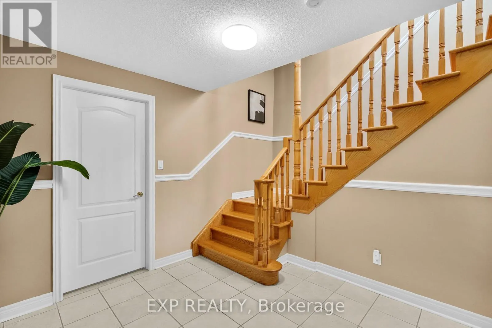 7 FOREST RIDGE CRESCENT