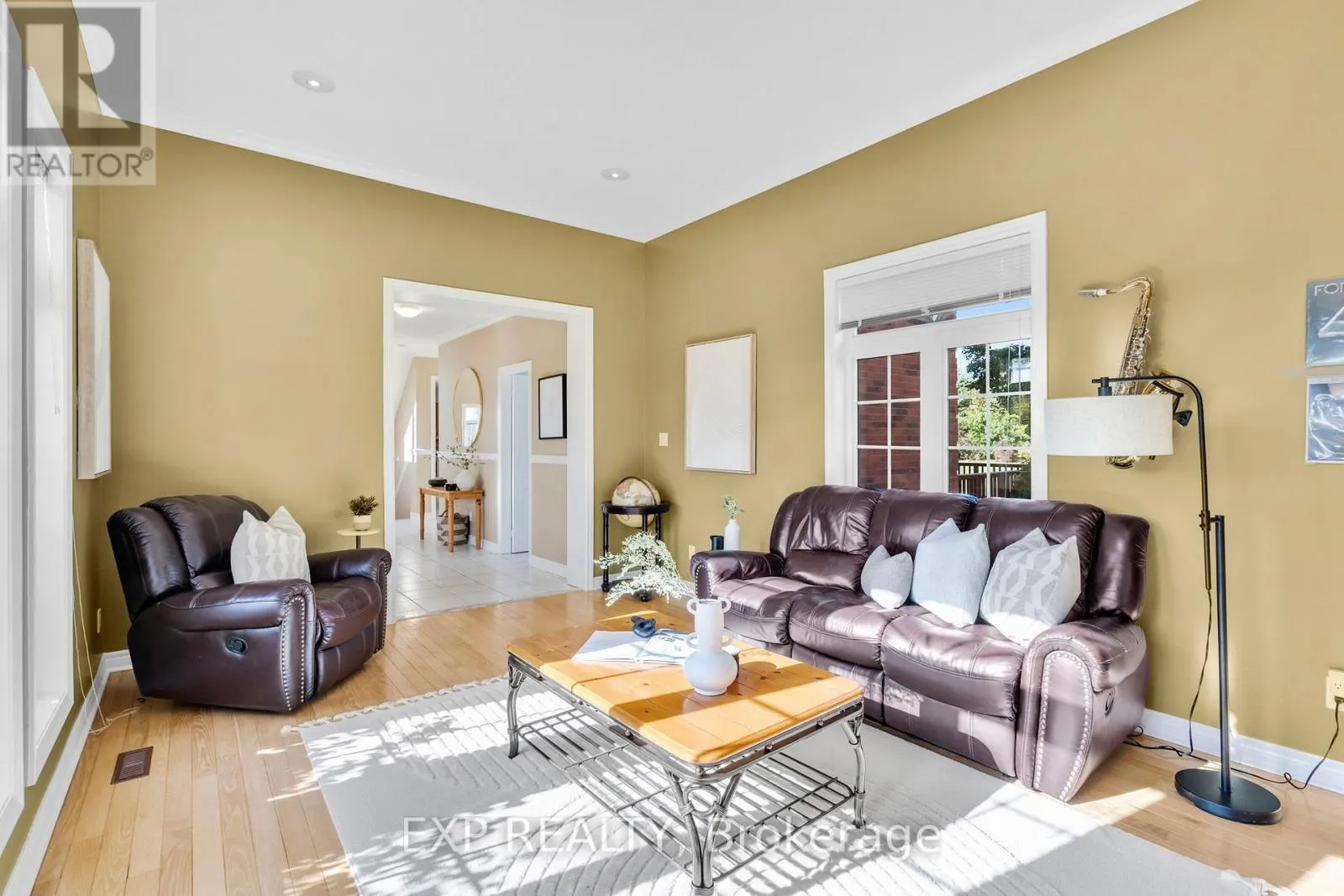 7 FOREST RIDGE CRESCENT