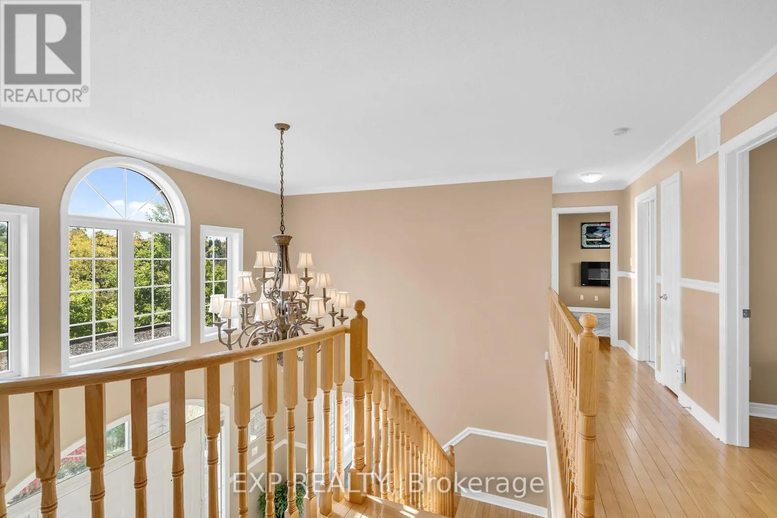 7 FOREST RIDGE CRESCENT