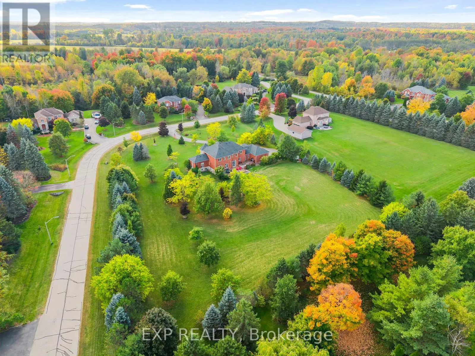 7 FOREST RIDGE CRESCENT